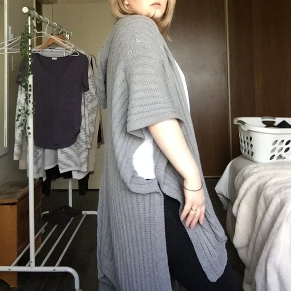 Banana Republic Sweater Shawl - Picture 3 of 4